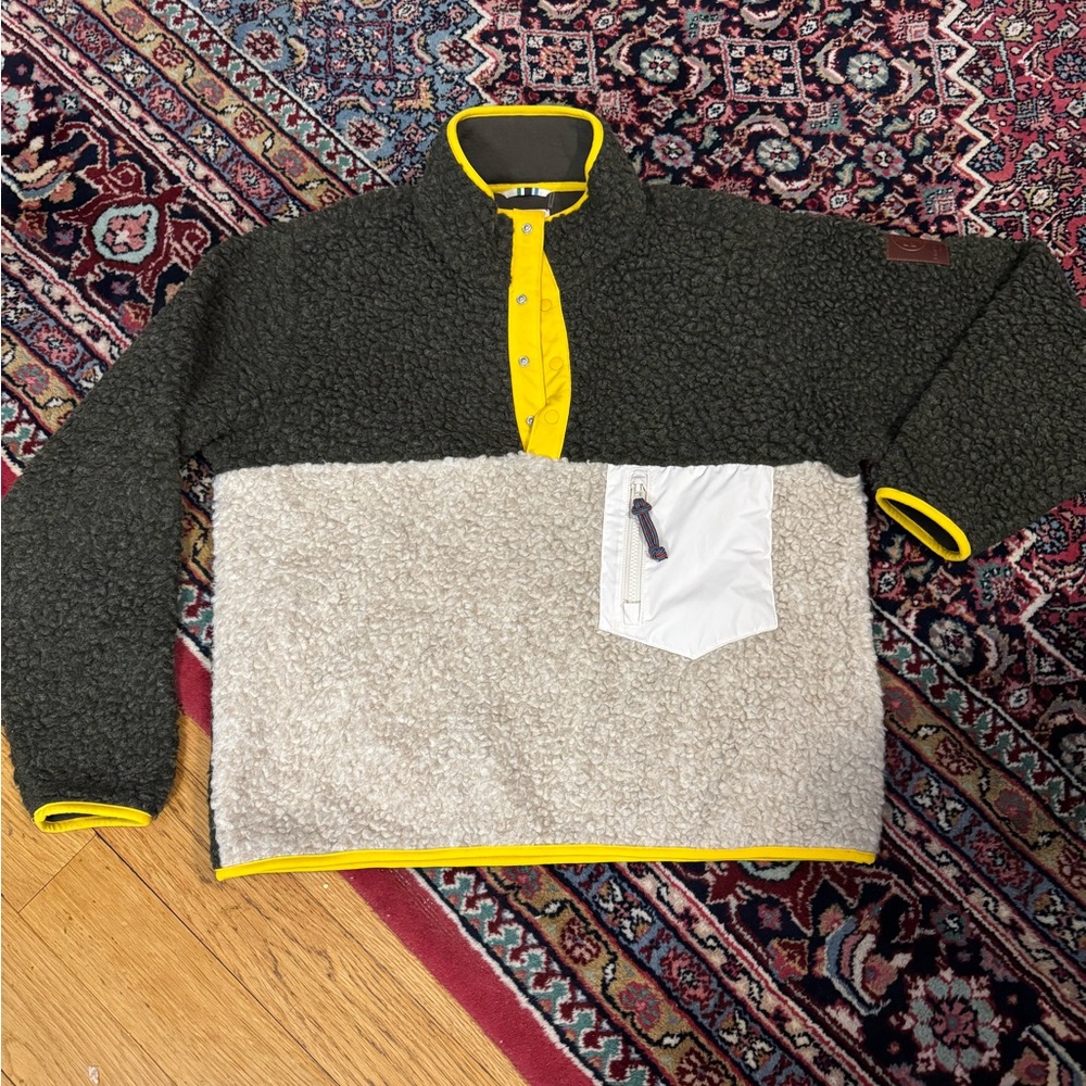 Tory Sport Black and Cream Fleece Jacket - Picture 3 of 3